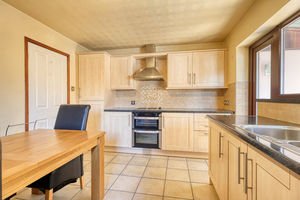 Kitchen/Diner- click for photo gallery
